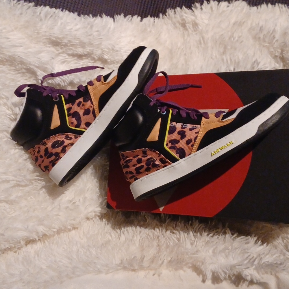Air Walk High top Sneaker